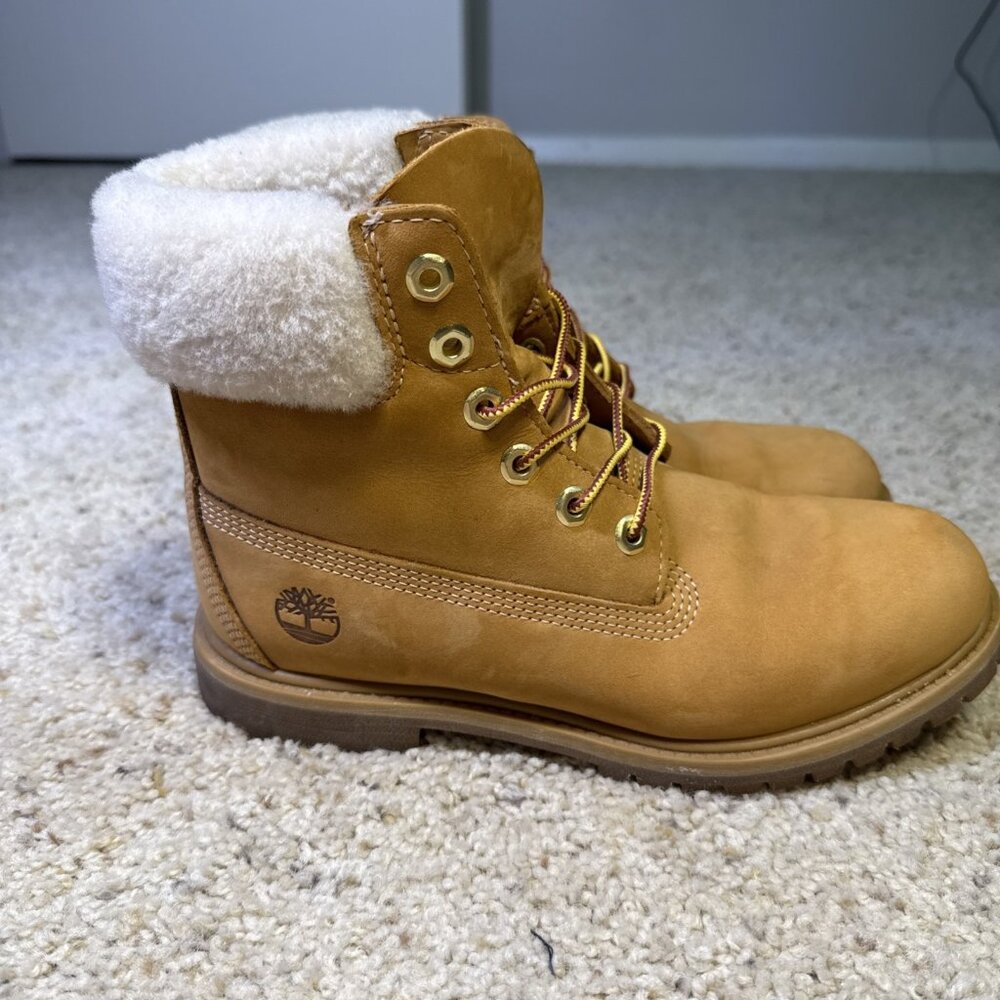 Timberland Women’s Shearling-Lined Winter Boots A21V7 Wheat Nubuck US 8.5